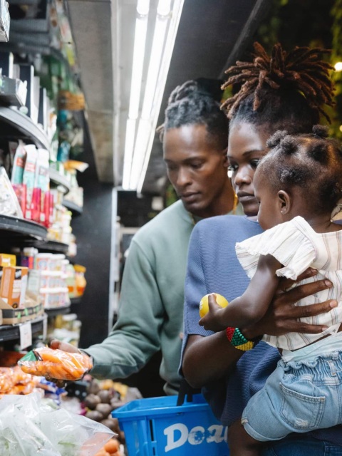 A family grocery shopping.